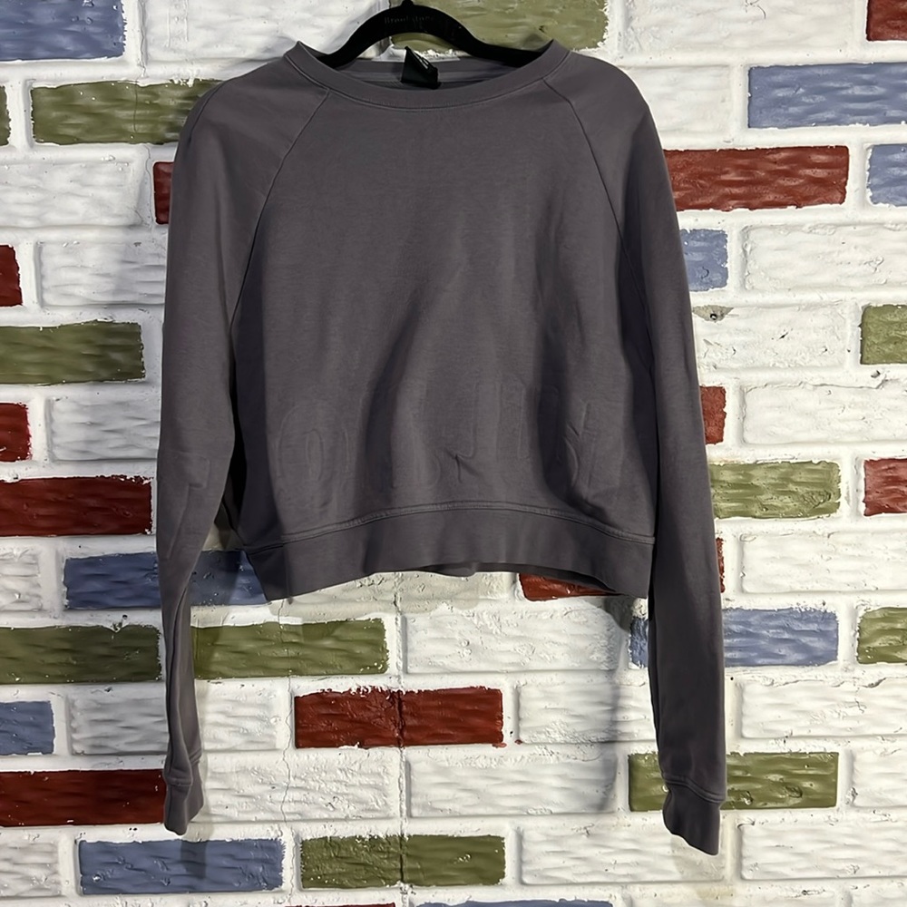 NIKE - Womens Gray Cropped “Just Do It” Pressed Crew Neck - Size Large